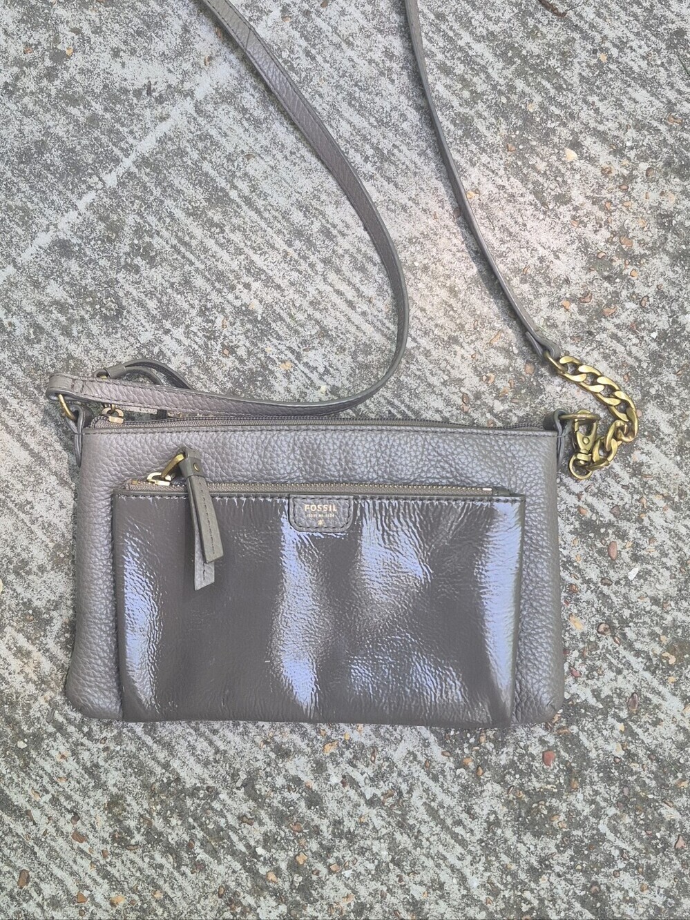 FALL BAG SALE 💥 FOSSIL Pebbled Leather Crossbody Bag. Removable Chain Strap.